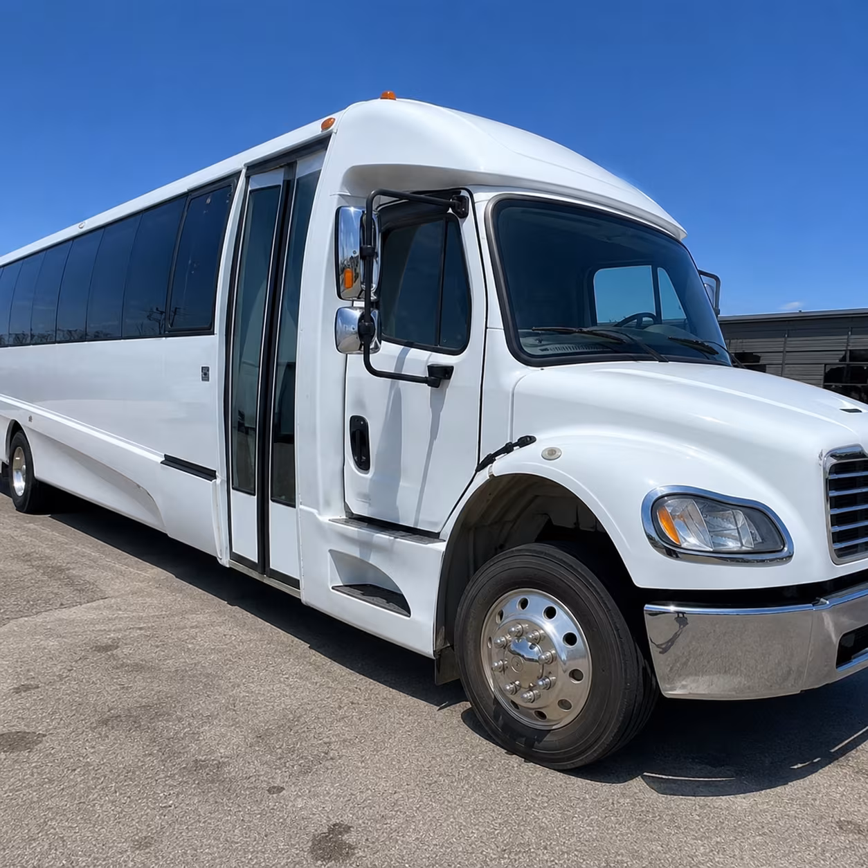 minibuses and sprinter vans for smaller dallas concert groups